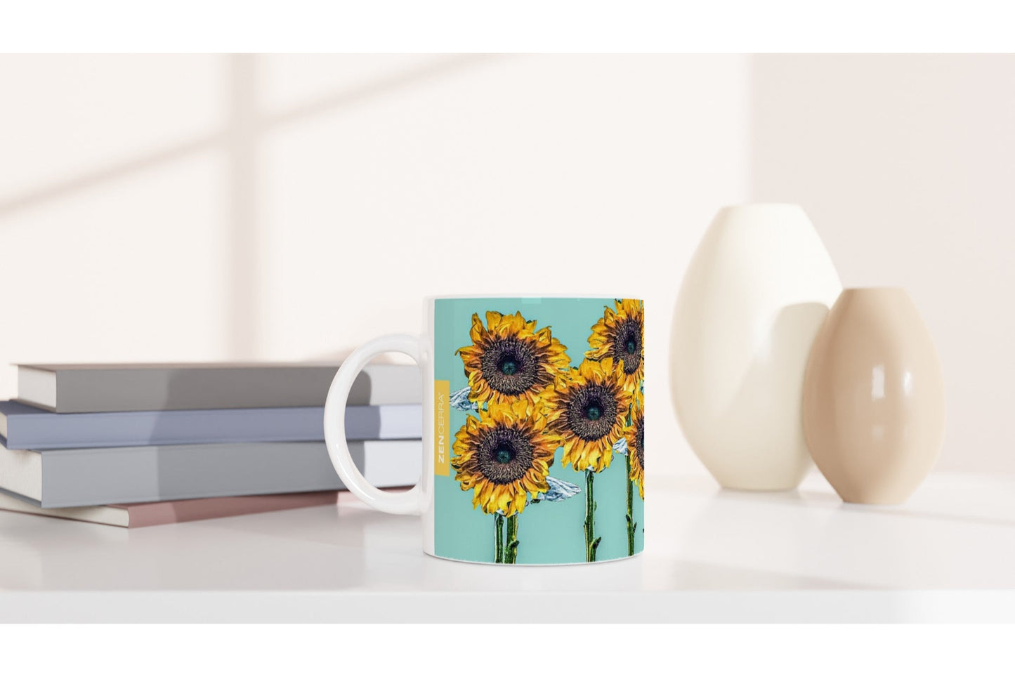 taza decorada con girasoles