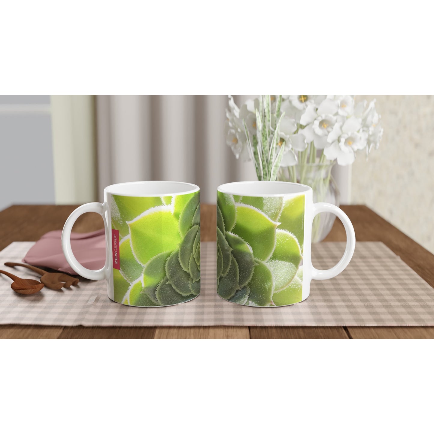 taza decorada con flor de cactus verde