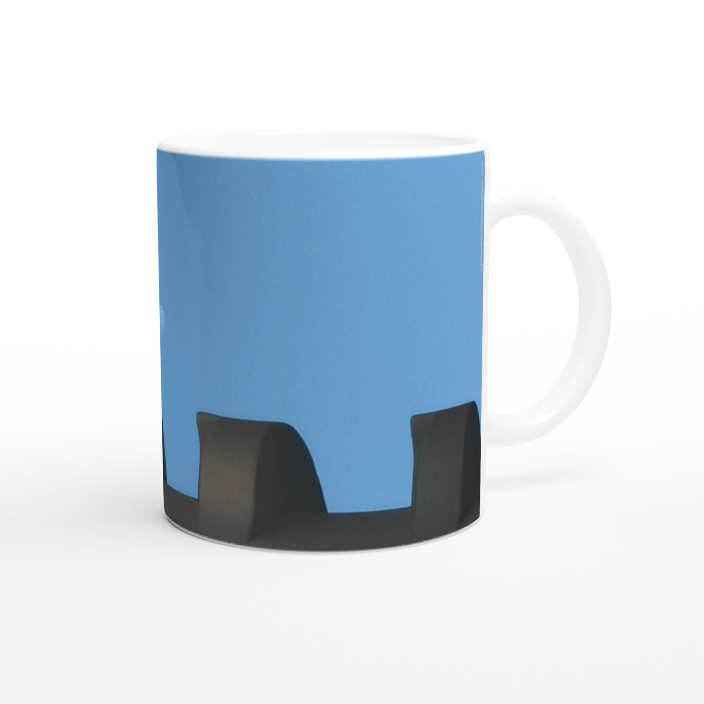 taza decorada con fotografía inspirada en una vista de la luna en la ciudad