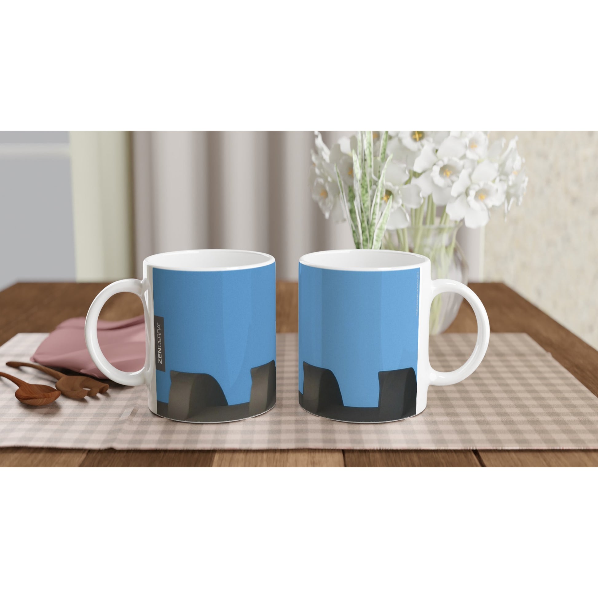 taza decorada con fotografía inspirada en una vista de la luna en la ciudad
