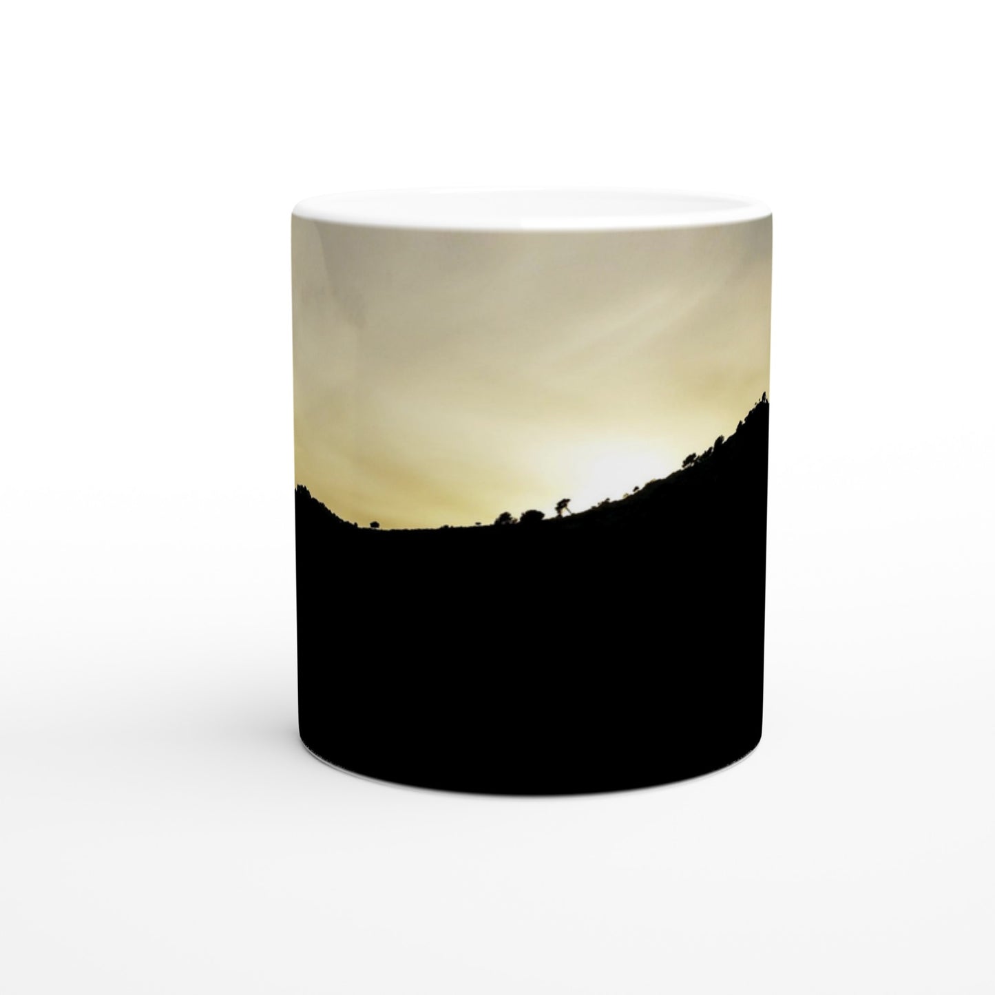taza decorada por sublimación con paisaje de montaña