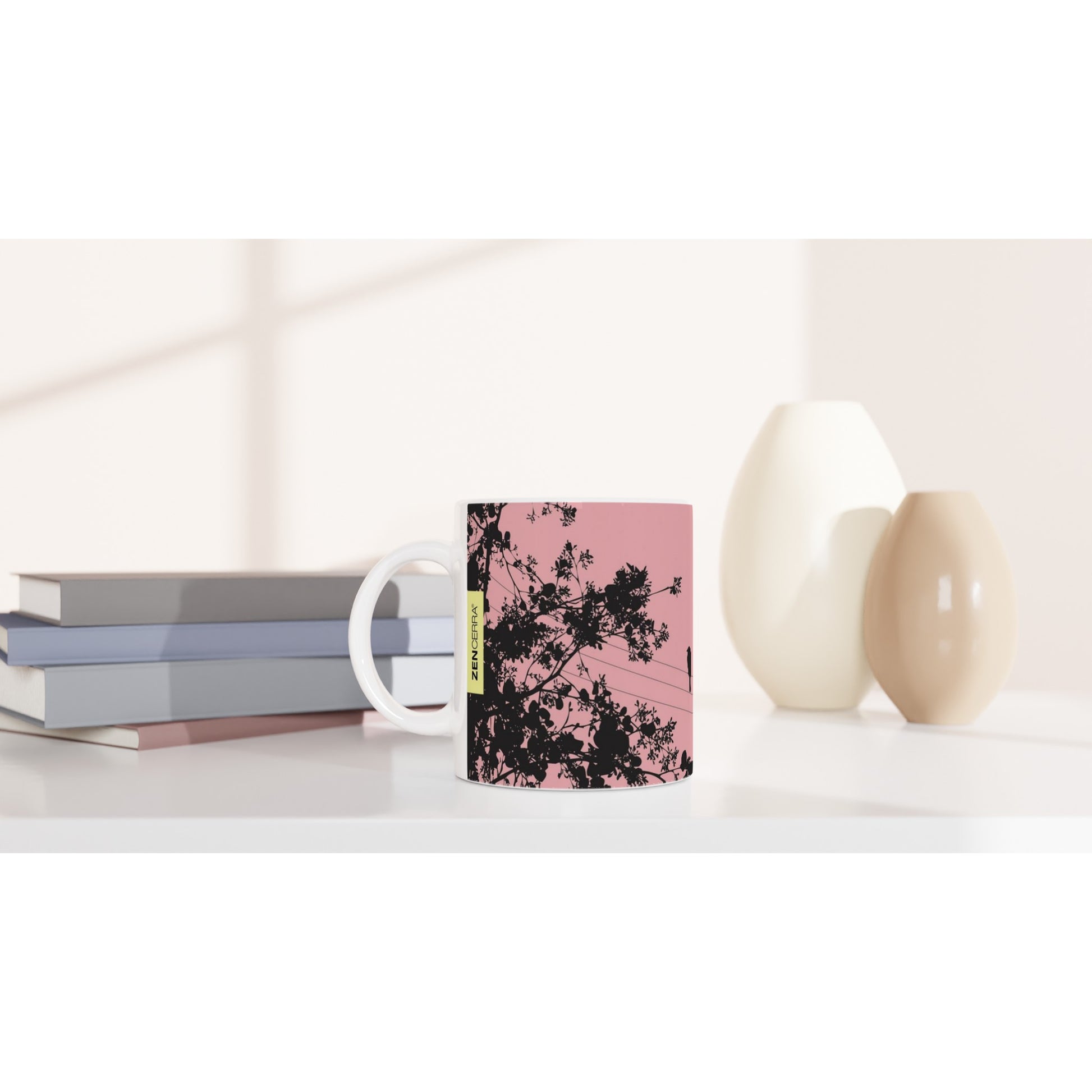 taza decorada en rosa claro con pajaritos
