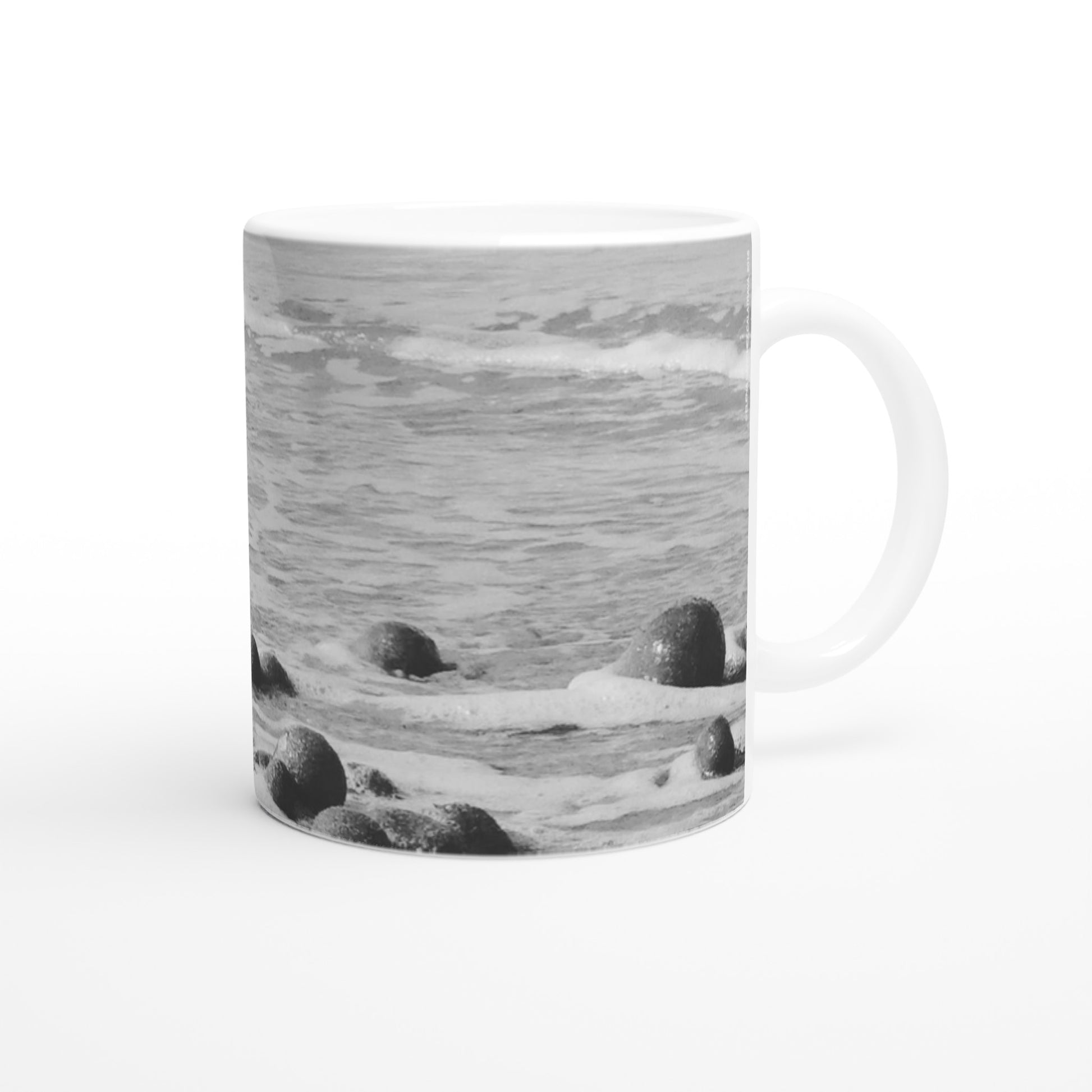 taza decorada con el mar de mallorca